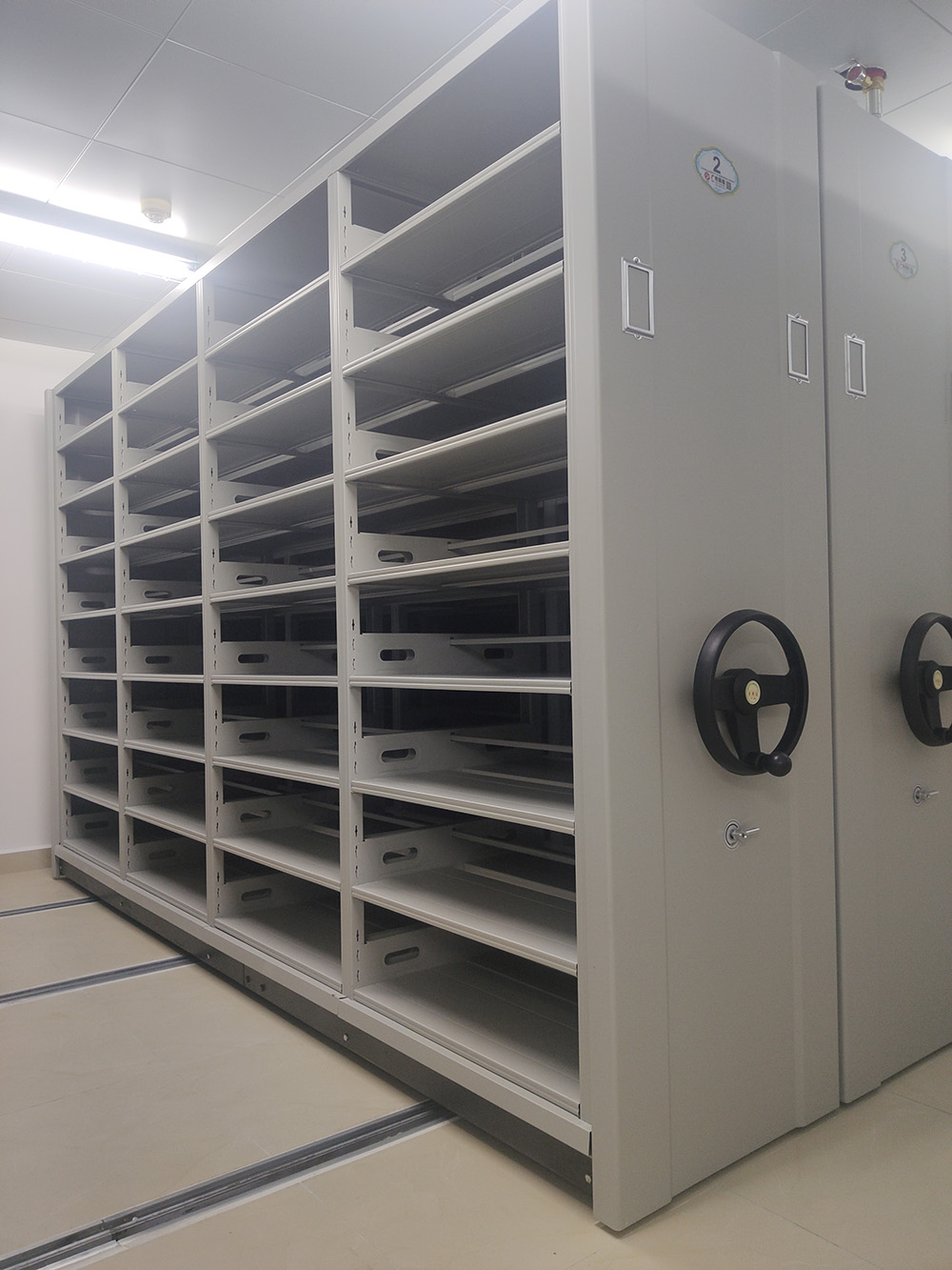 檔案密集架如何提高企業(yè)綜合競爭力?